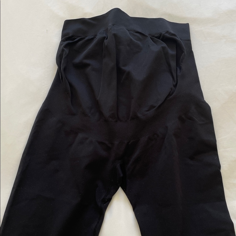 Women's Black Maternity Leggings - Picture 2 of 4
